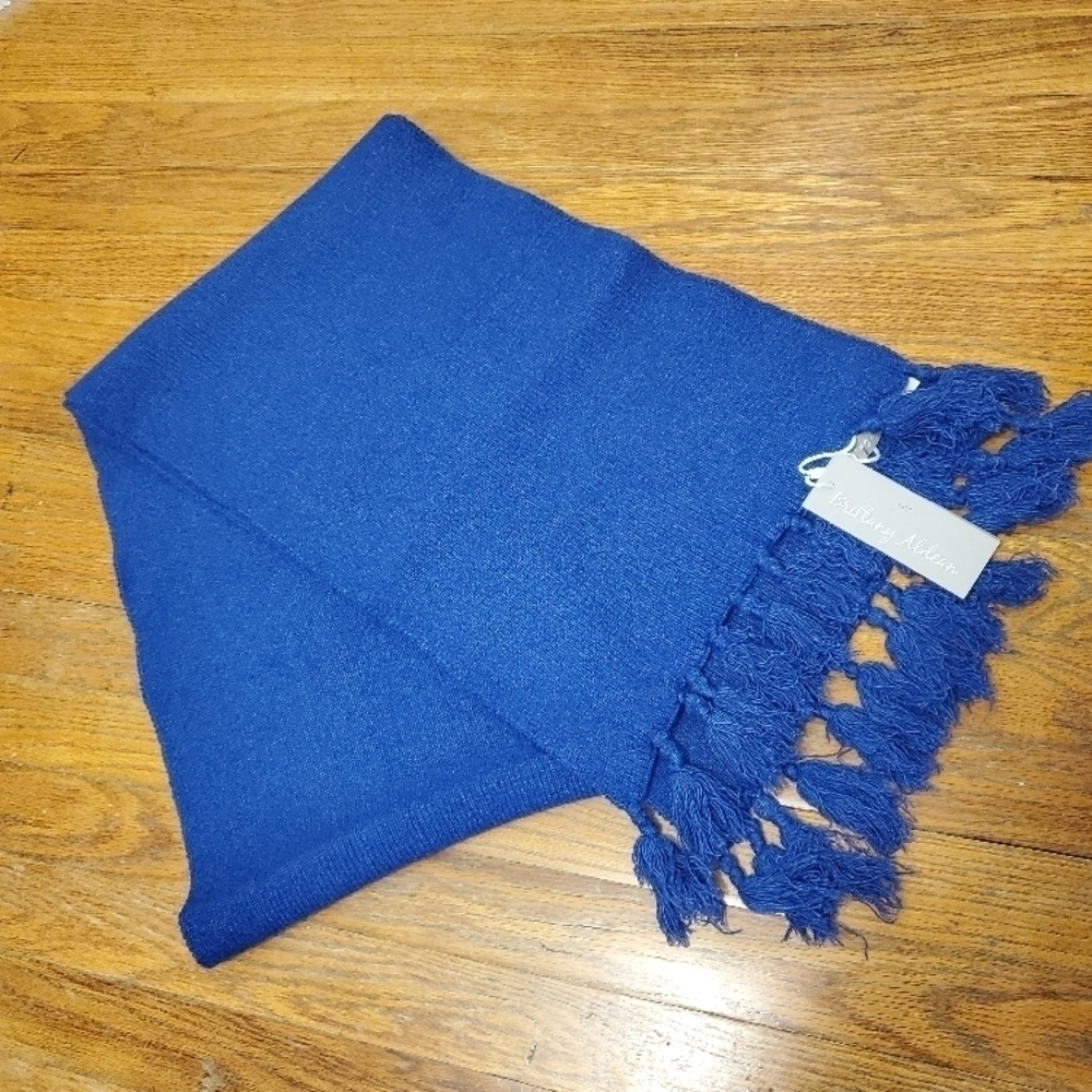NWT Brittany Aldean Royal Blue Large Chunky Knit Scarf, Classic